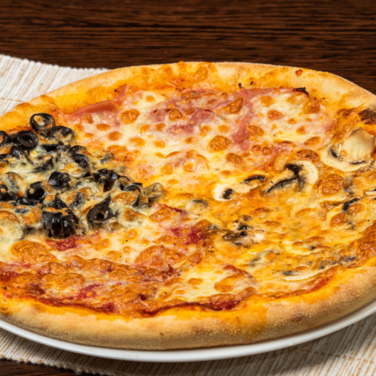 Poza cu Pizza Quattro Stagioni