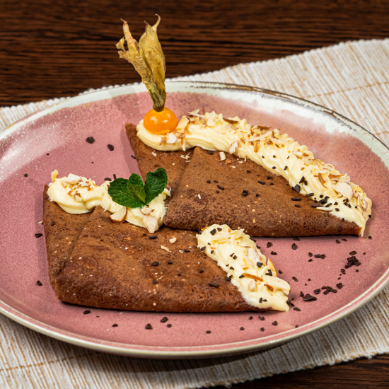 Poza cu Clătită neagră cu ciocolată albă