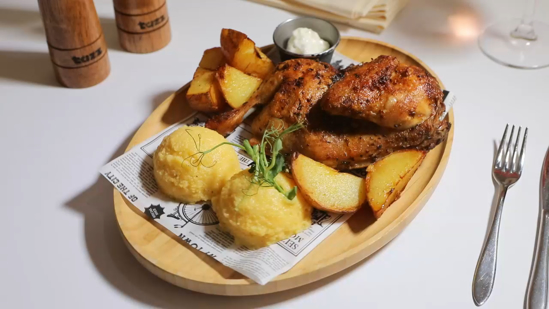 Poza cu Pui la ceaun cu mămăliguță și usturoi